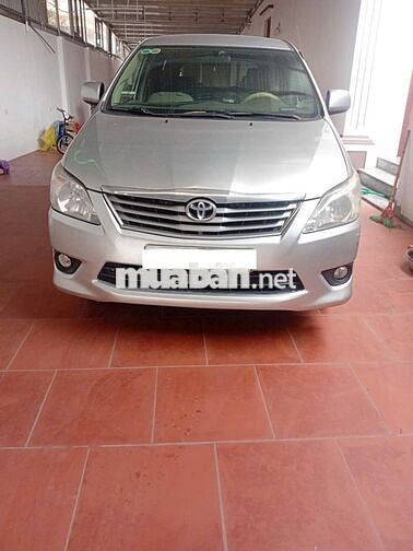 Toyota Innova 2013 2.0G - 195000 km