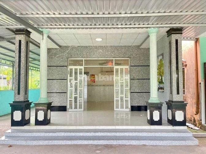 Bán Nhà Đẹp Tone Trắng ở Tỉnh Lộ 7 giá 990 Triệu Sổ Riêng DT 350m2