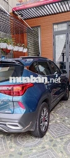 Kia Seltos 2023 1.4 Turbo Luxury - 32000 km