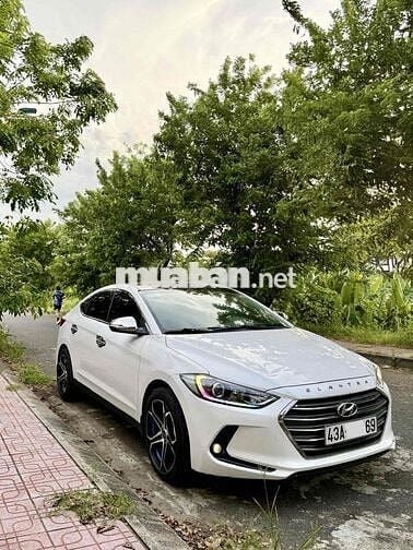 Hyundai Elantra, Xe gia đình cán bộ sử dụng