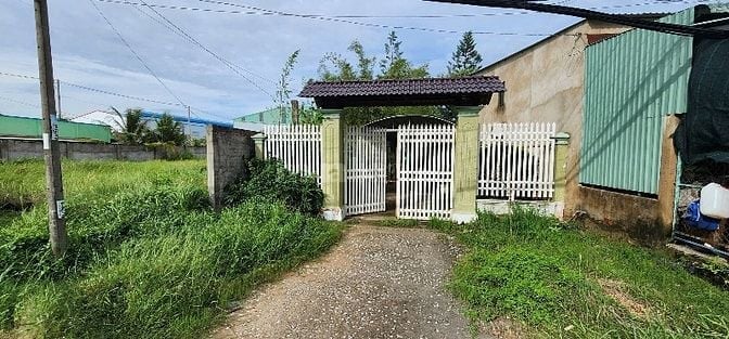 Mặt bằng kinh doanh mặt tiền DT826, Cần Đước, Long An. DT: 2500m2