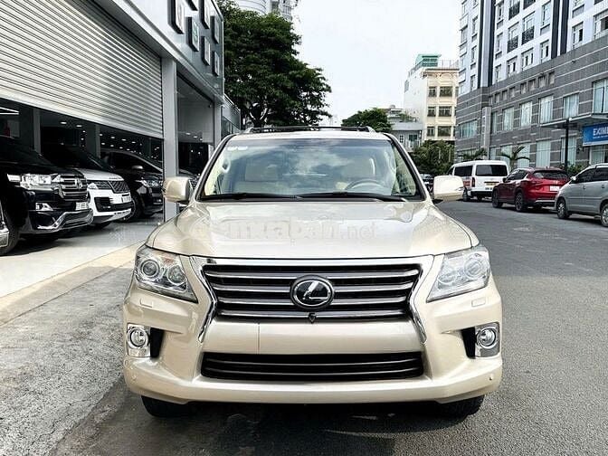 Lexus Lx570 (Full options)