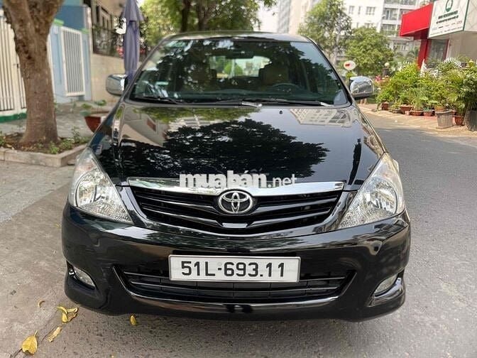 Toyota Innova 2011 G - 150000 km