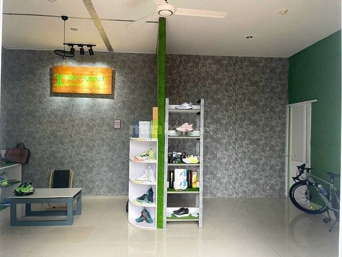 Mặt bằng rẻ, an ninh tiện làm kho hàng online và ở lại được