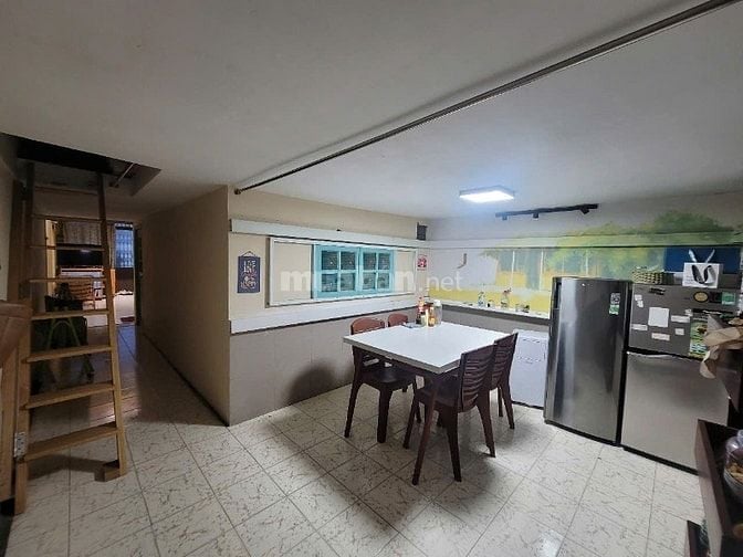 Nhà lầu 1 49D Trần Hưng Đạo, Q5 đoạn 2 chiều.