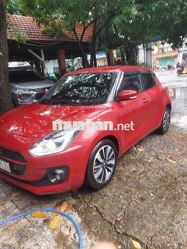 Suzuki Swift 5 chỗ dáng thể thao.
