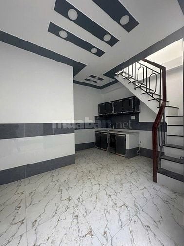 Nhà 1 trệt 1 lầu, gần kcn hoàng gia,gần chợ chỉ 195 triệu
