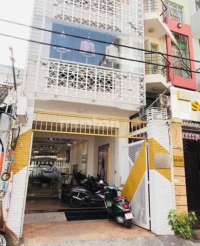 Cho thuê Nhà đẹp gần ngay nhà thờ Tân Định giữa trung tâm Quận 1 