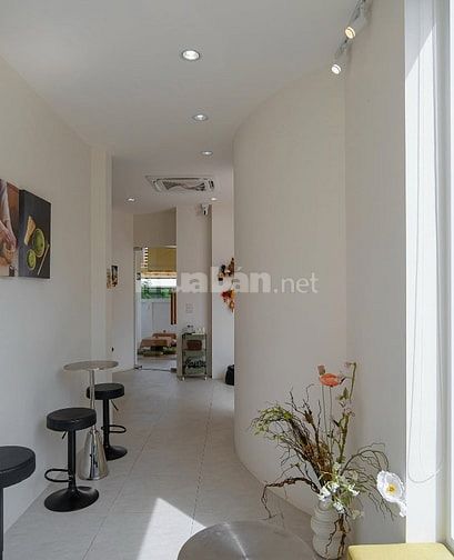 CẦN VÀI BẠN PHỤ CHỊ BÁN CÀ PHÊ 27K/H (Tiền liền) 