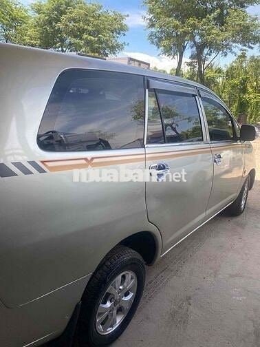 Toyota Innova 2007 J