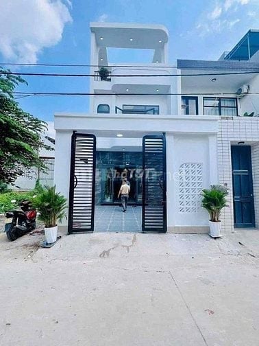CẦN BÁN NHANH NHÀ NGAY CHỢ BÌNH CHÁNH, DIỆN TÍCH 100M2,  DỌN VÀO Ở NGA