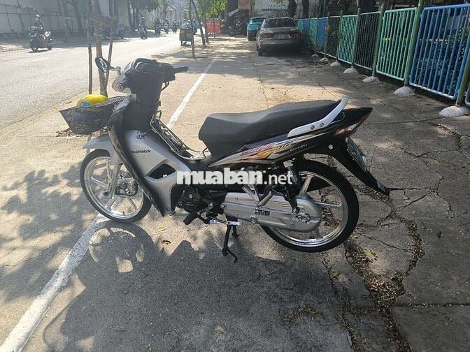 Wave a 2025 chạy được 2000km dọn full kiểng