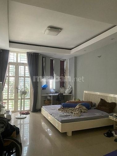 Bán nhà 3 lầu Huỳnh văn bánh p. 12 quận Phú nhuận 4.4x15m 10 tỷ 