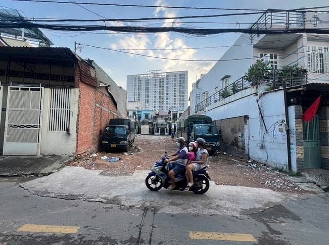 Bán Đất Mặt Tiền Tân Thới Nhất 13, Quận 12 –  4,2x20m, Sổ Riêng, 6tỷ4 