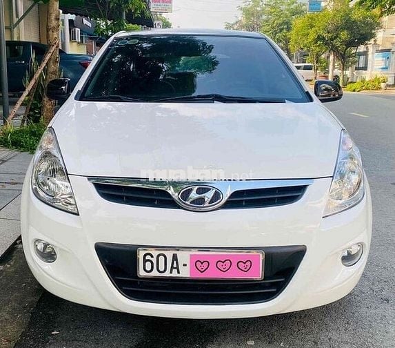 Hyundai i20 2011 1.4 AT - 62000 km