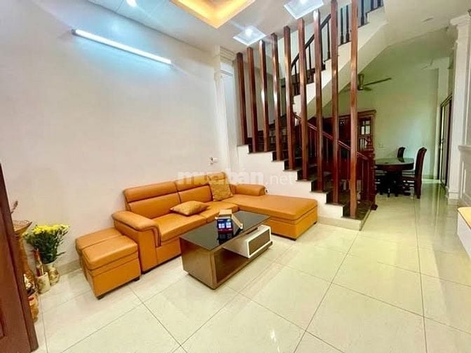 NHÀ THẠCH BÀN - LÔ GÓC - 5 TẦNG - NHÀ 2 THOÁNG CÒN MỚI - HƠN 7 TỶ