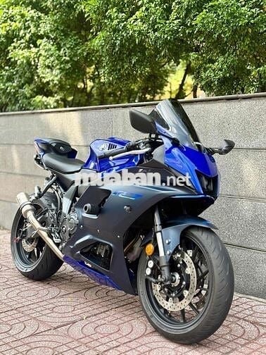 Yamaha R7