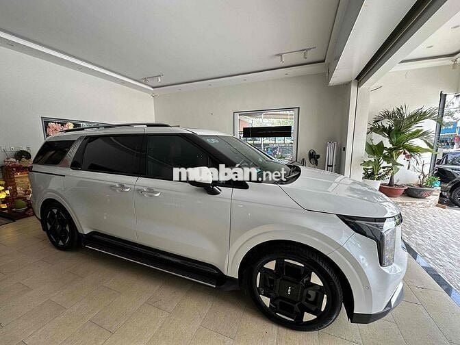 Kia Carnival 2024 2.2D Signature 7 ghế - 4567 km
