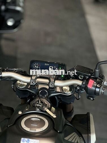 CÔN TAY HONDA CB650R 2021 ĐEN MỜ " XE LƯỚT"