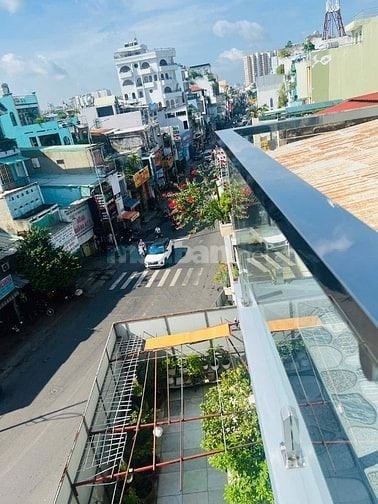 Mặt tiền Lạc Long Quân. Dt 4x16m 5 tầng mới