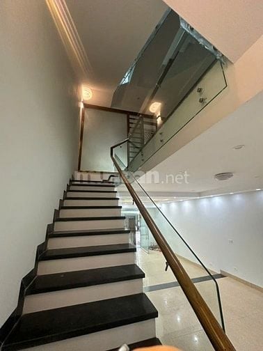 Chính chủ cho thuê liền kề làng Việt Kiều Châu Âu dt95m2 x 4 tầng