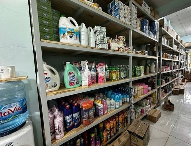TUYỂN GẤP NHÂN VIÊN TẠI CỬA HÀNG
