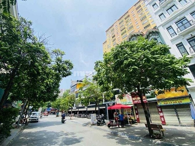 Bán toà văn phòng mặt phố Trương Công Giai, Cầu Giấy 100m2 – 8 tầng 