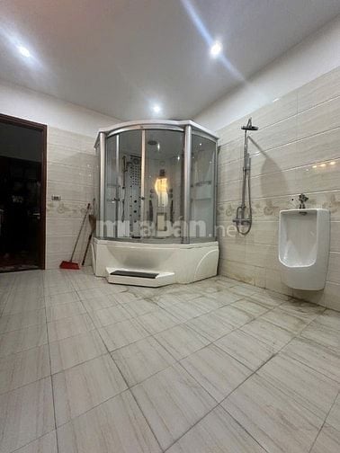 Nhà đẹp cho thuê ngõ 726 đường láng