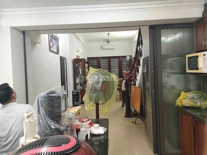 Bán nhà Nguyên Chí Thanh, 70m, 5 tầng, phân lô, ô tô tránh, vỉa hè