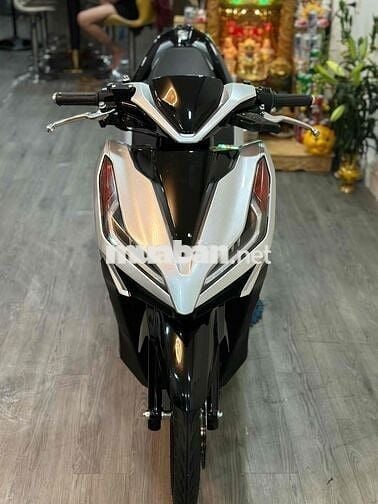Vario 150 bạc poccher siêu đẹp 2021 nợ xấu đưa 13t