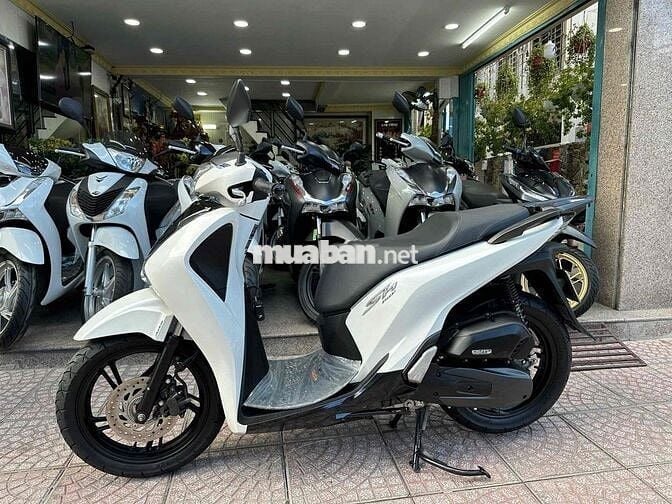 SH 150i ABS 2017 Trắng Đen BSTP Chính Chủ