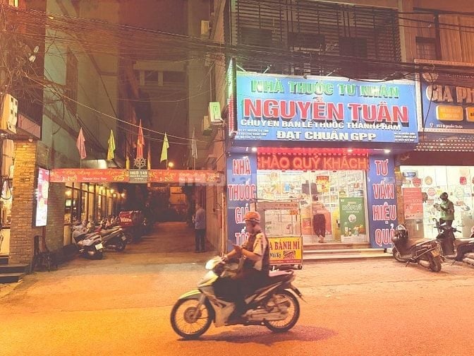 Cửa hàng mặt phố - 151 Nguyễn Tuân