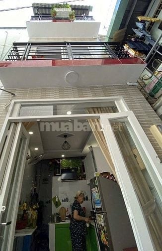 Nhà nhỏ xinh SHR dt10,5m2 đúc thật 2 lầu Nguyễn Ngọc Lộc trung tâm Q10