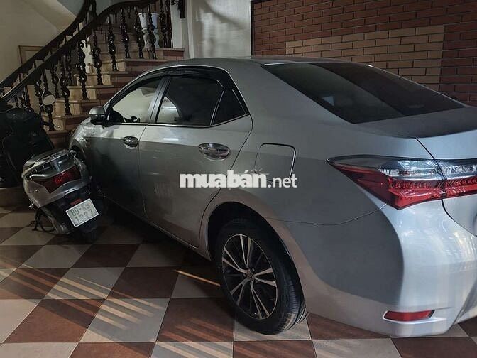 2018 1.8G AT - 36000 km màu bạc