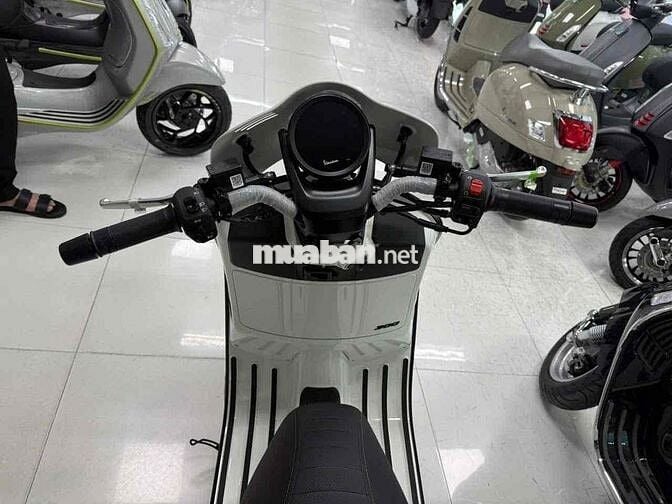 VESPA GTS 300 - 2025 mới lướt 1K có xe chạy liền