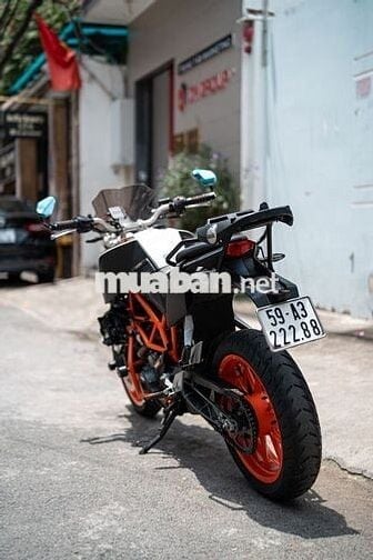KTM DUKE 390