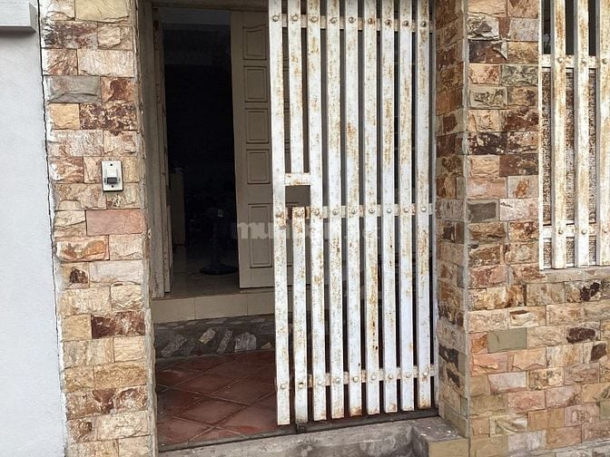 Chính chủ bán nhà ngõ phố Nguyễn Chính, DT 44 m2, 2 tầng, 1 tum