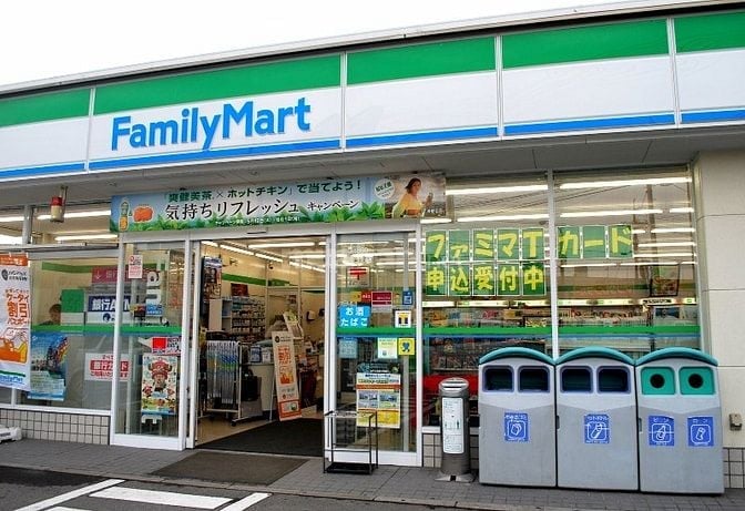 Cửa hàng Family Maảt cần gấp 1 chị tạp vụ+ 2 em bán hàng