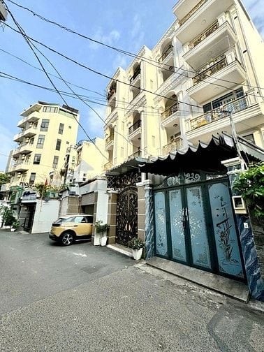 Tòa nhà Mặt tiền Nguyễn Trung Trực, Bình Thạnh. DT: 6,5m x 22m (150m2)