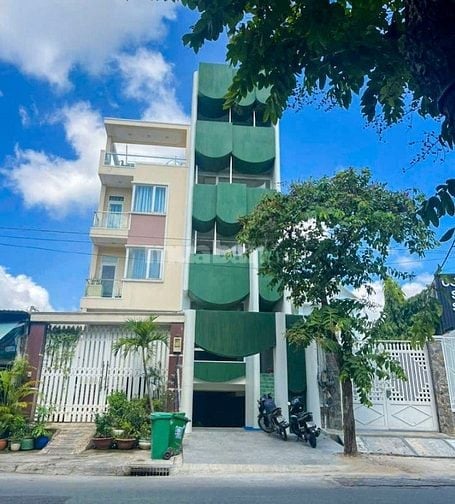 Bán nhà mặt tiền Quốc Hương, Thảo Điền, 120m², hầm 4 tầng, giá 60 tỷ