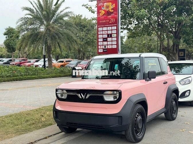 VinFast VF3 hồng phấn trả trước 8 triệu tậu xế