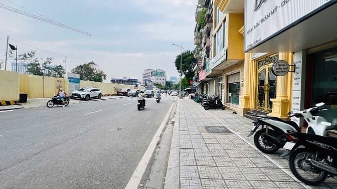 Cho thuê nhà mặt phố Ngọc Khánh, Ba Đình, Hà Nội, MT 9m, DT 85 m2  