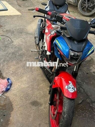 cần bán xe GSX. màu den