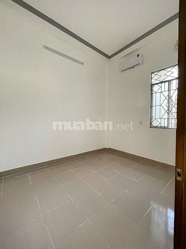 NHÀ ĐẸP CÓ DÒNG TIỀN CHO THUÊ. HẺM RỘNG GẦN MẶT TIỀN.