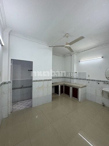 Nhà mặt tiền khu Phố Nguyễn Sơn 2 tầng 56m2 bán gấp