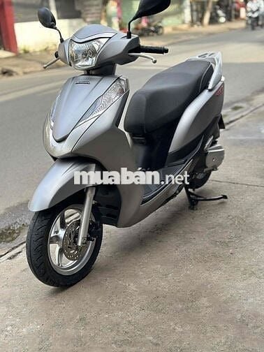 HONDA LEAD 125 MÀU XÁM BẠC CÒN ĐẸP VÀ MỚI -95%