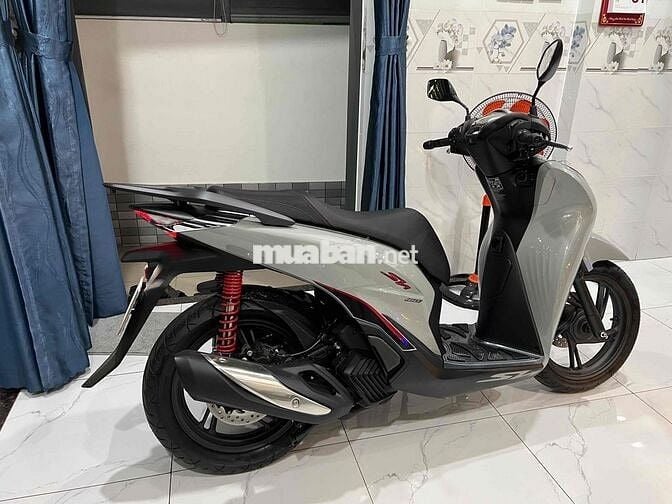 Honda SH160i ABS Xám Xi Măng Năm 2024 Chạy 470km