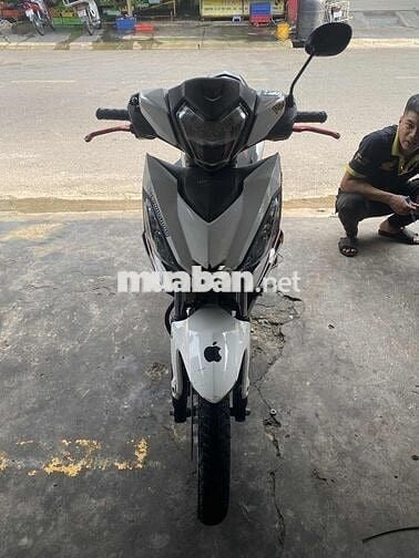 Cần bán xe vì kẹt tiền