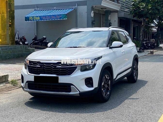 Kia Seltos 2024 1.5 AT - 300000 km