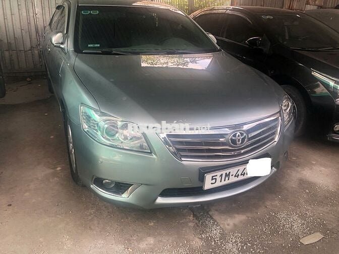 cần bán Toyota Camry đời 2010 số tự động máy 2.4G